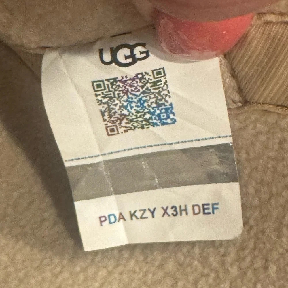 UGG new ships